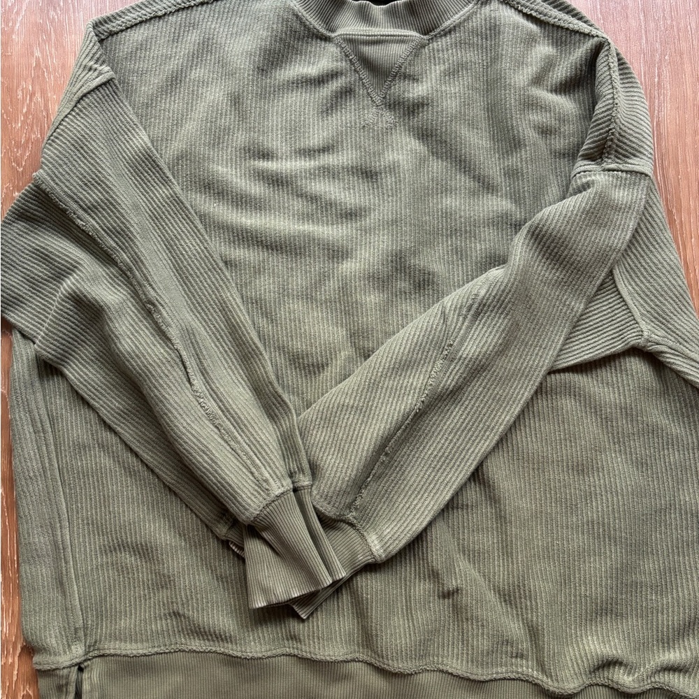 Aerie Ribbed Crewneck sweatshirt in green. Size M oversized fit